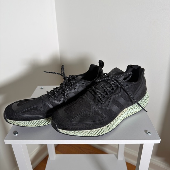 モノクローム Adidas Men's ZX 2K 4D